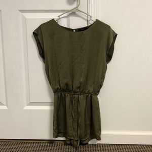 Casual olive green romper